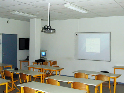 Salle de classe vide